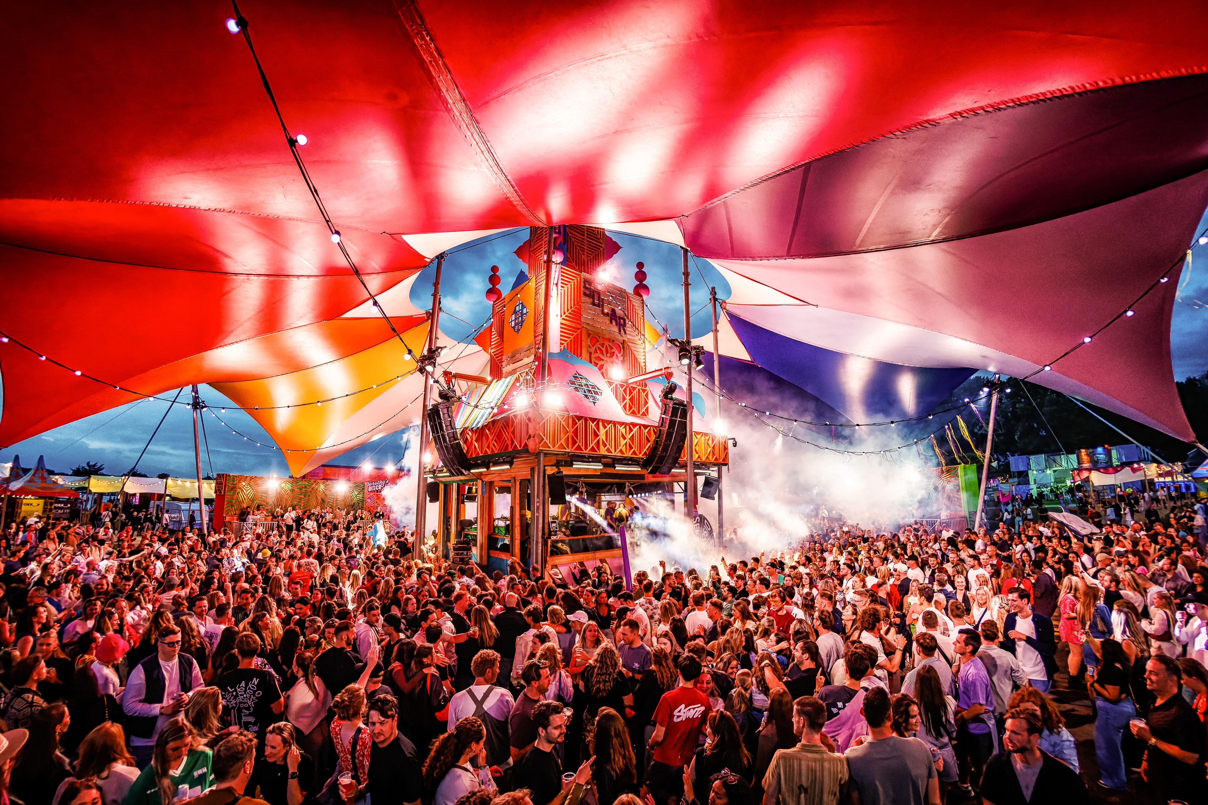 20250802 2130 Solar Festival by Martin Hols MH 39912 CR3 1 min